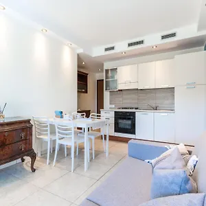 Appartement Stupendo Trilocale Posto Auto Gratuito - Wifi & Netflix, San Remo